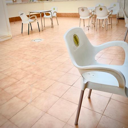 Roni Rooms Salou Esterno foto