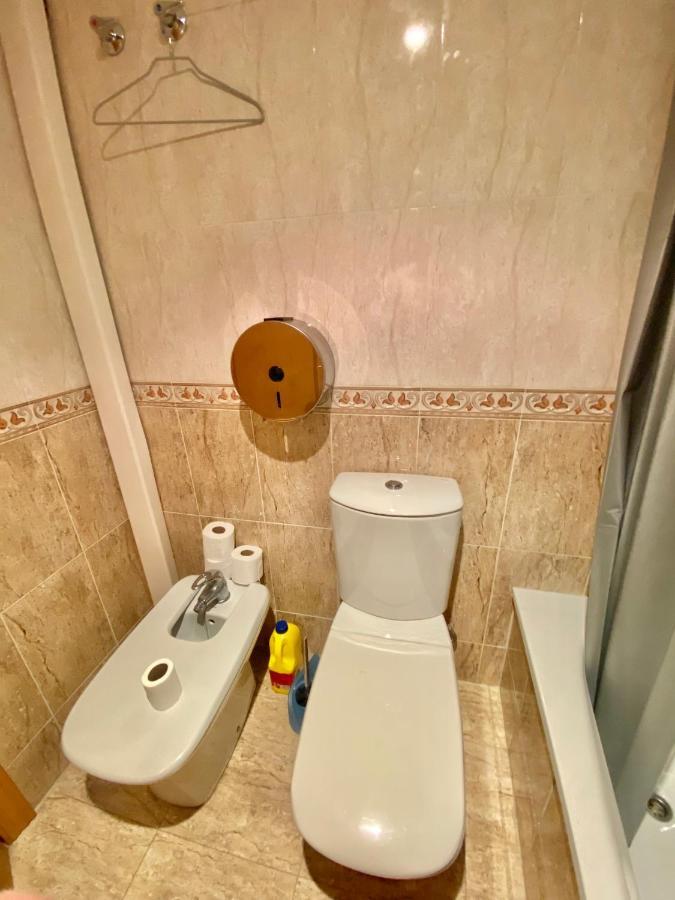 Roni Rooms Salou Esterno foto