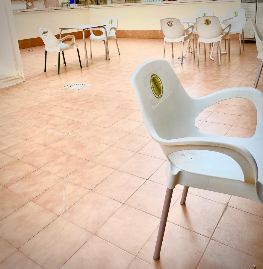 Roni Rooms Salou Esterno foto